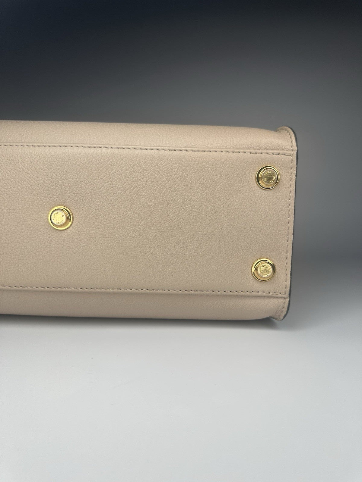 Louis Vuitton On My Side MM Greige MNG Vachetta Leather & Canvas 2025 M58485