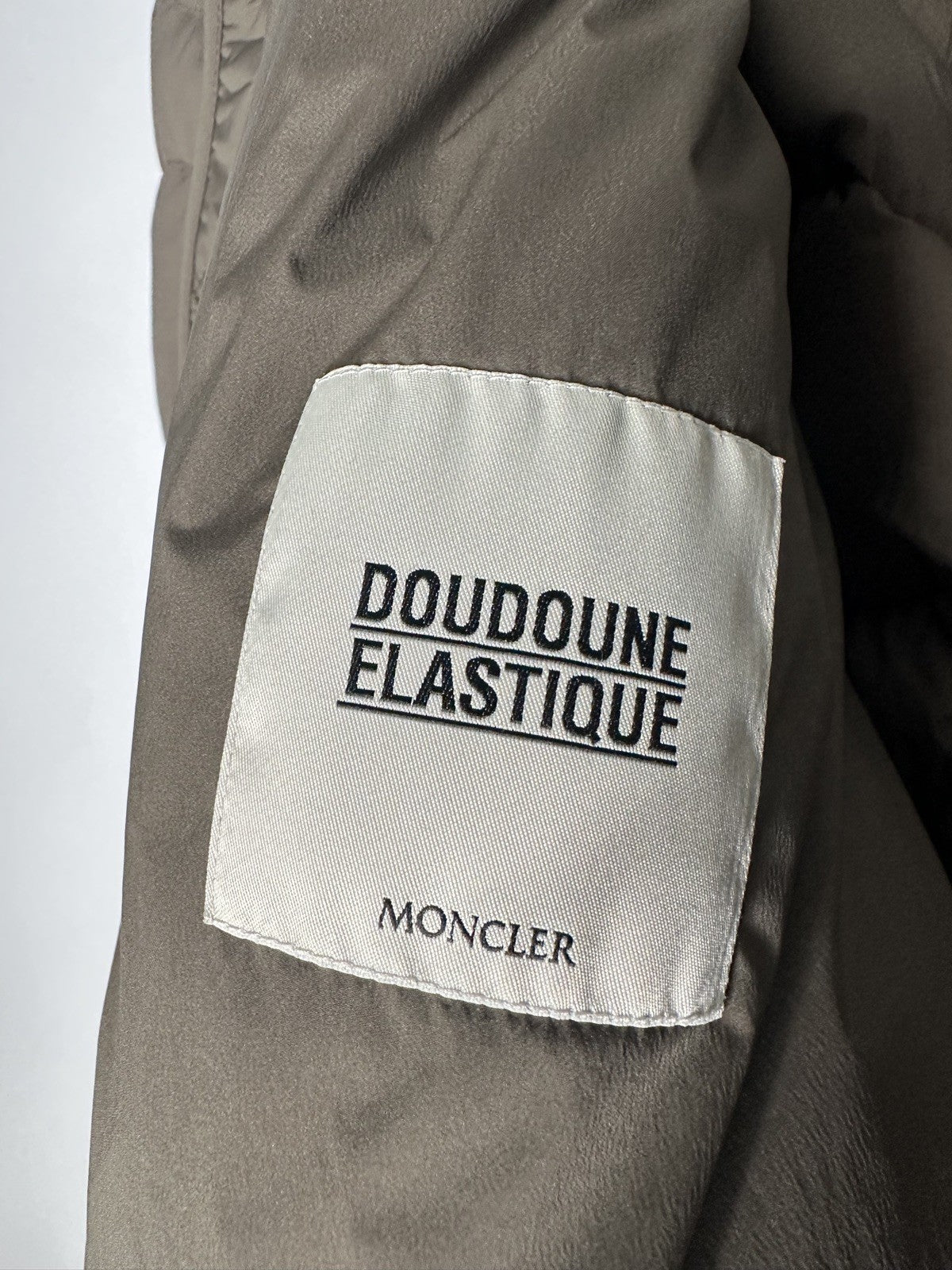 Moncler Giubotto Borely Khaki Jacket Mens Size 4 / X Large Black Badge