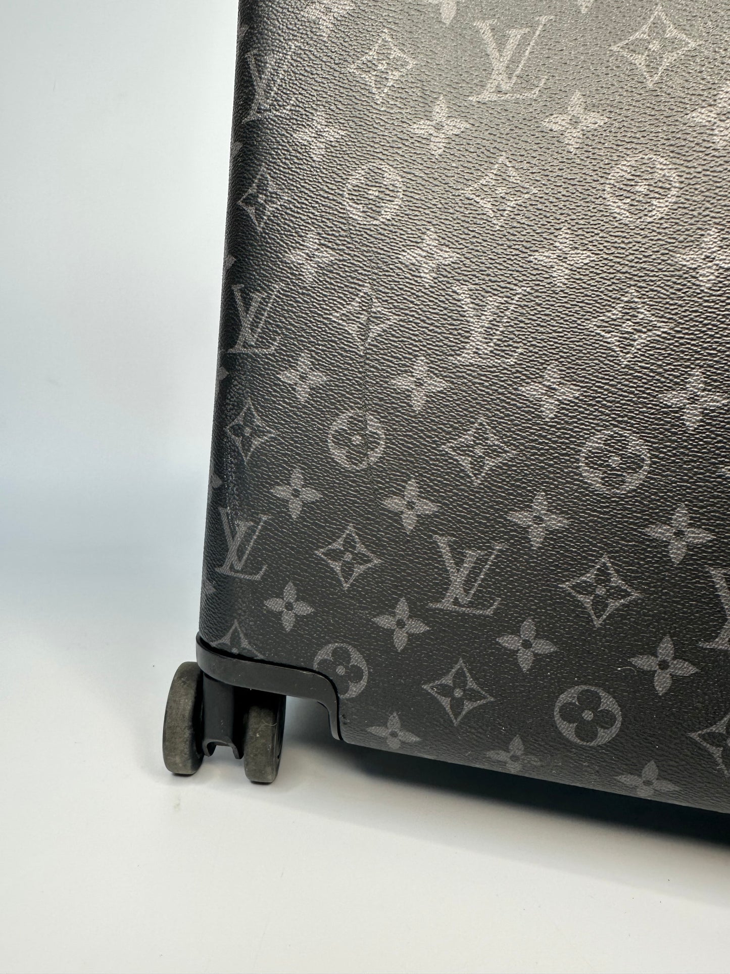 Louis Vuitton Horizon 55 Monogram Eclipse Suitcase Hand Luggage Carry-On Travel