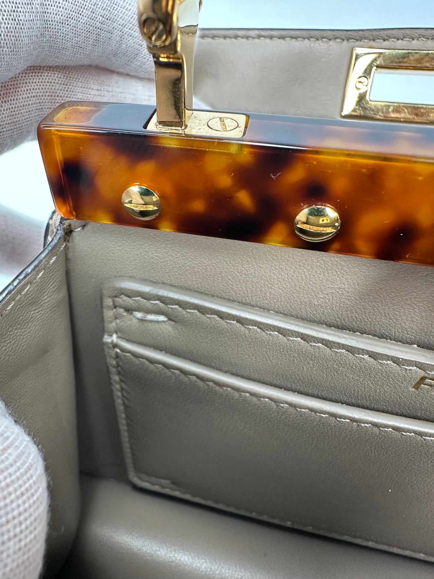 Peekaboo ISeeU Petite Dove Grey Padded Nappa Leather Bag With Strap Immaculate