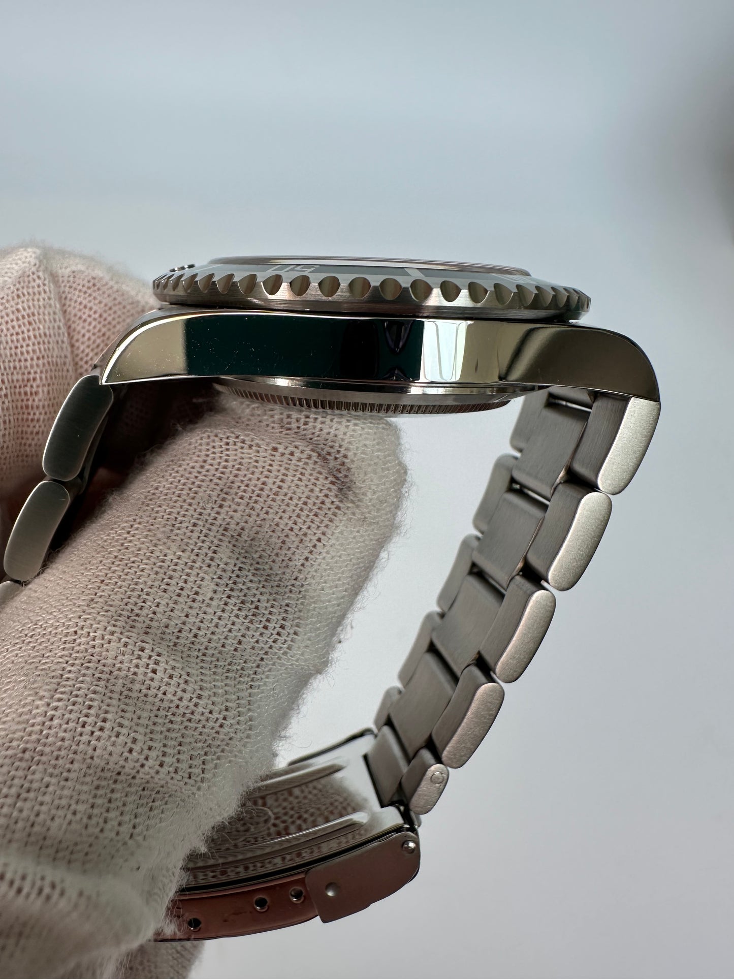 Rolex Submariner Date 16610V Kermit 50th Anniversary 2008 Full Set Unpolished