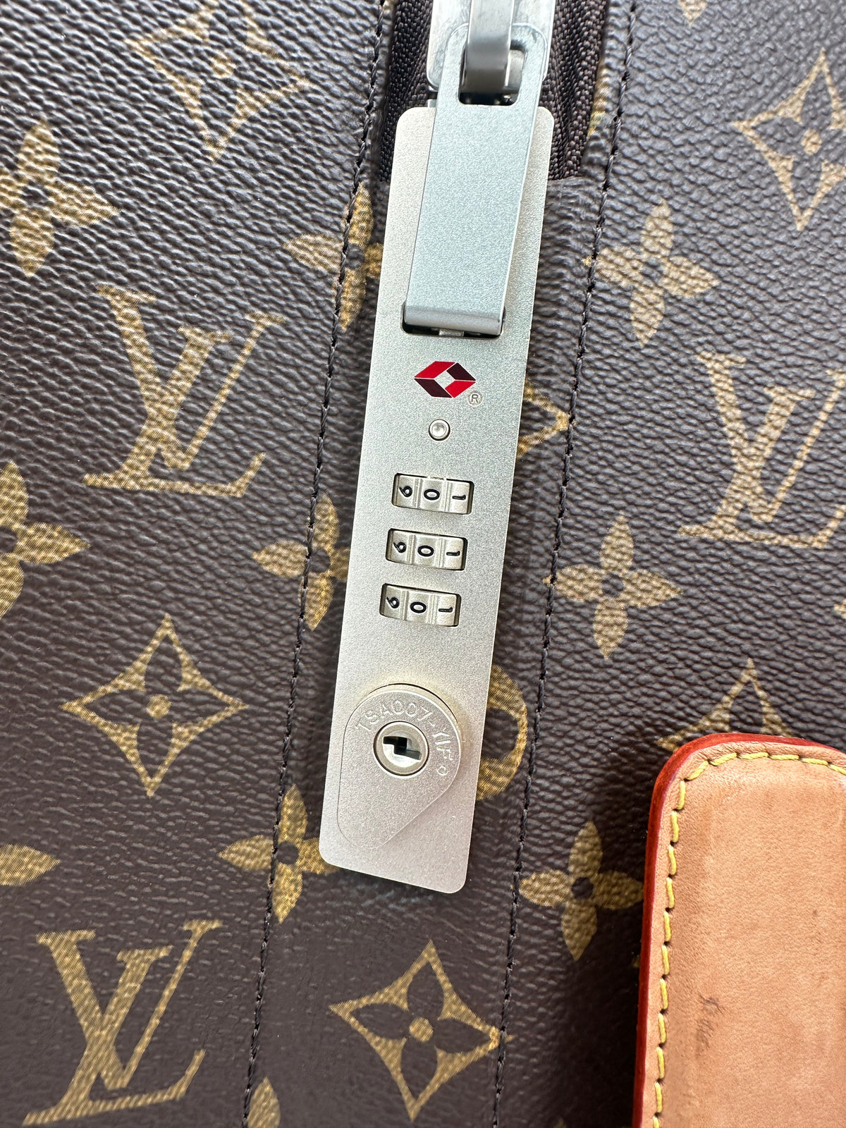 Louis Vuitton Horizon 55 Hand Luggage Carry On Case LV Monogram Brown & Beige (2)