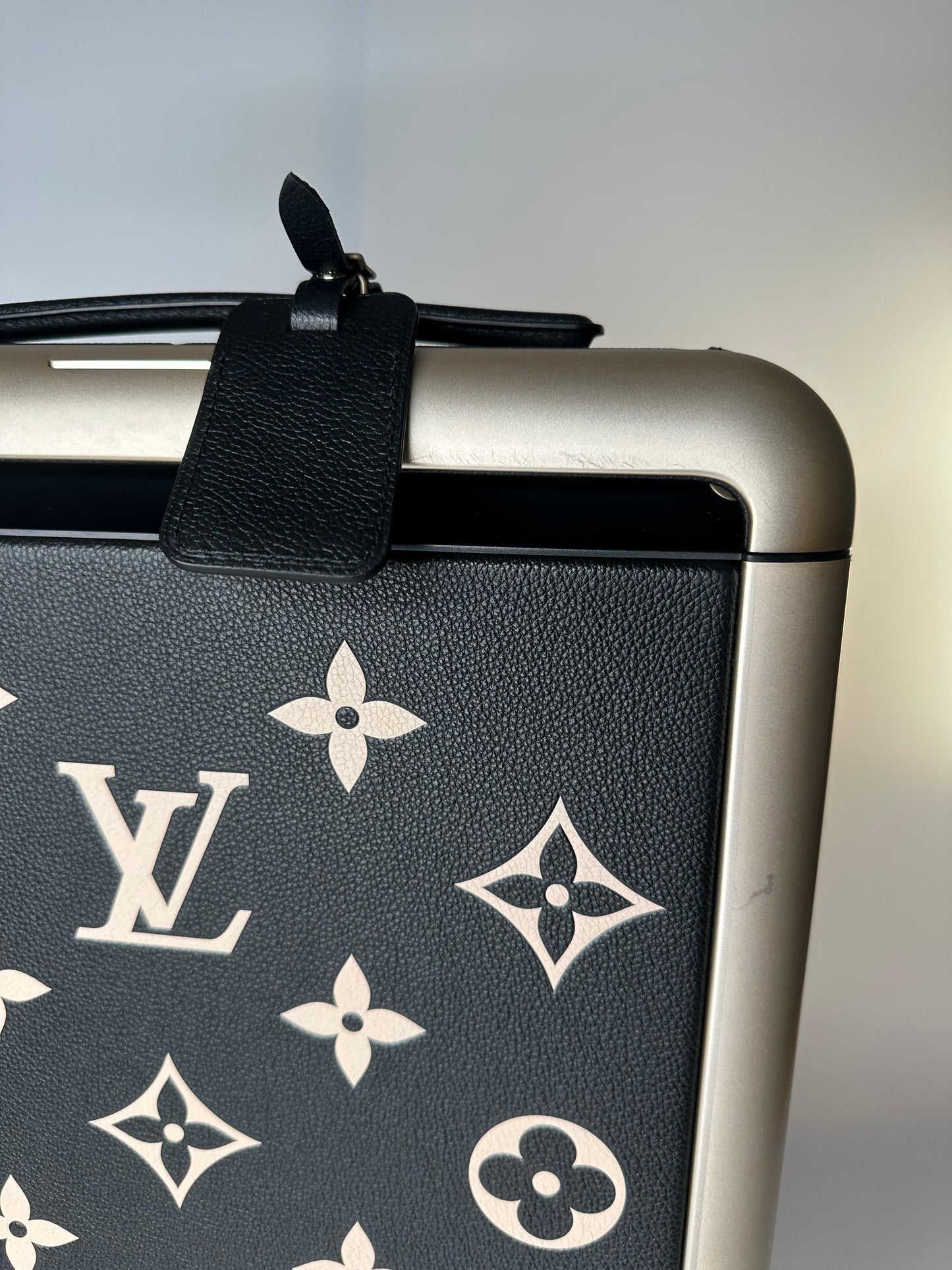 Louis Vuitton Horizen 55 Empreinte Leather Limited Edition