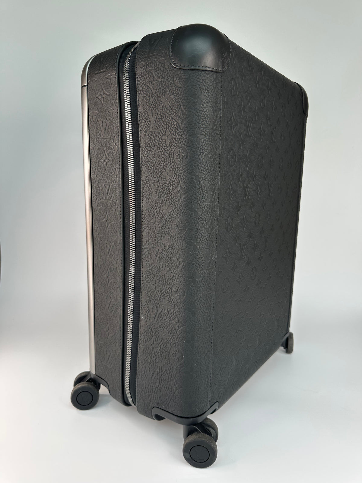 Louis Vuitton Horizon 55 Black Taurillon Leather Edition RRP £3700
