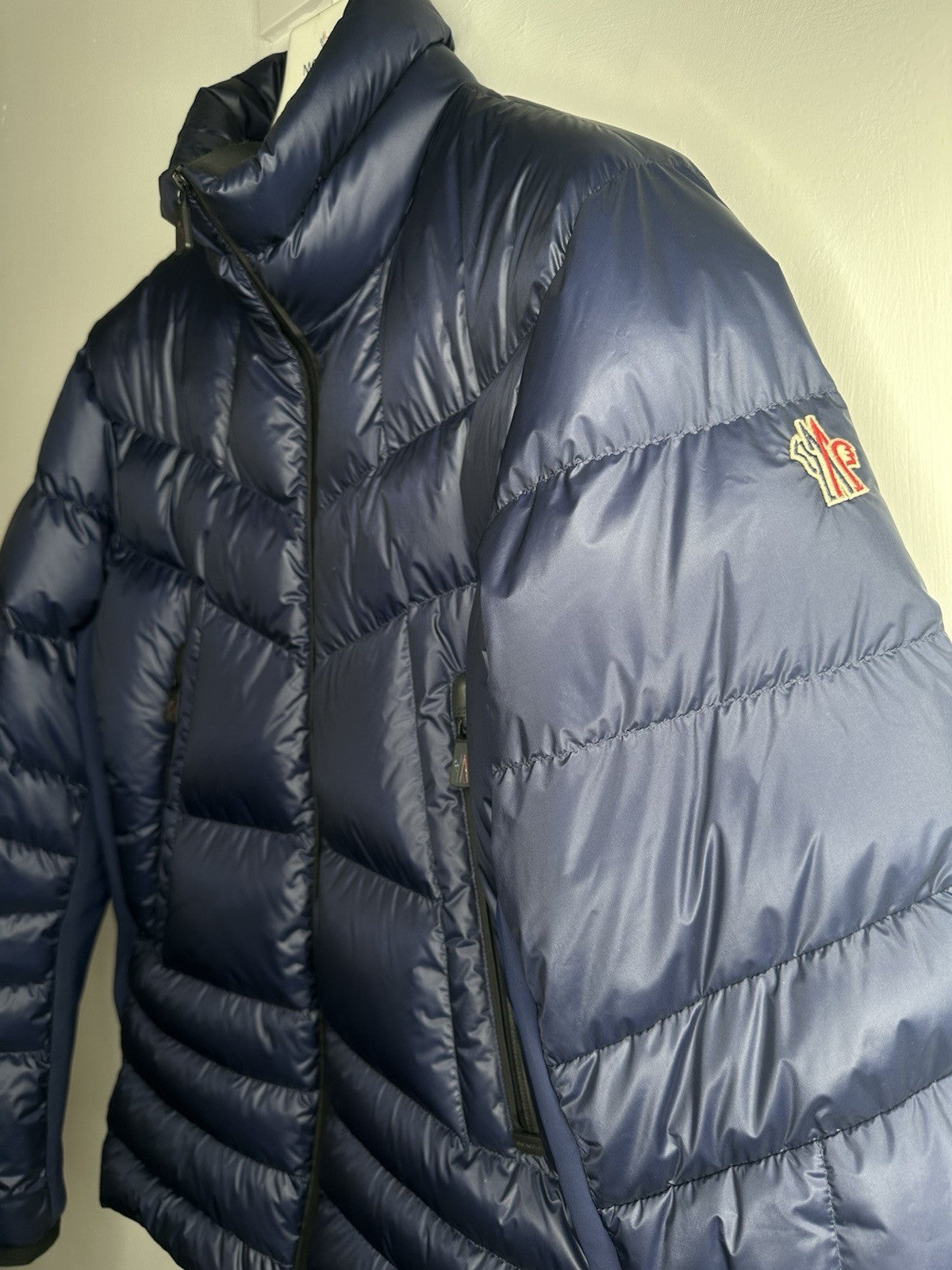 Moncler Grenoble Canmore Dark Navy Blue Jacket Size 4 (X Large) fits a large