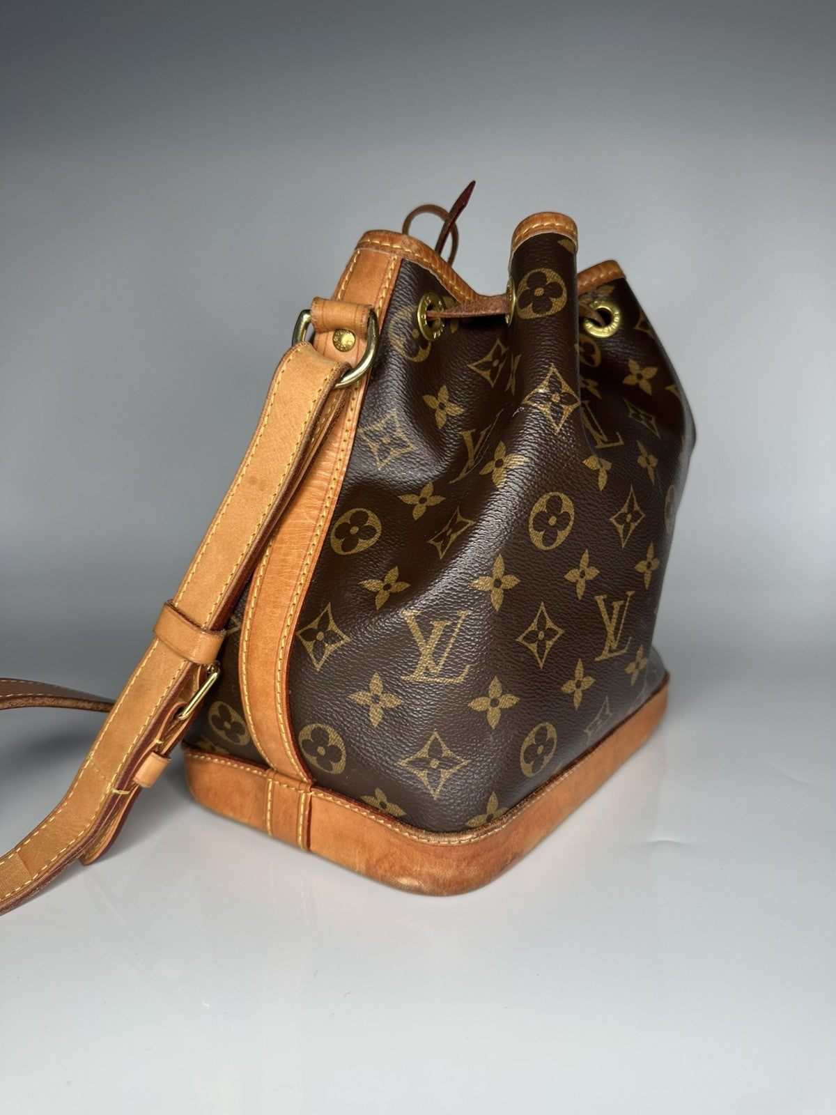 LOUIS VUITTON 2018 Noe BB Crossbody Shoulder Bag M40817 Monogram Canvas Leather