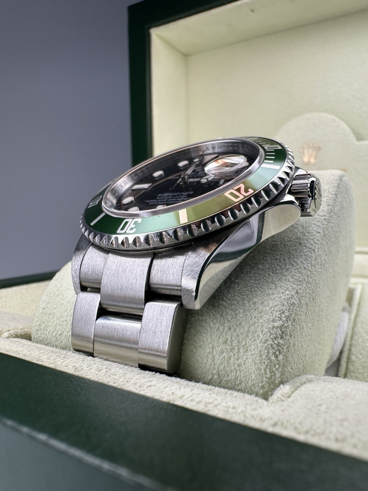 Rolex Submariner Date 16610LV Kermit 50th Anniversary 2009 Full Set Unpolished