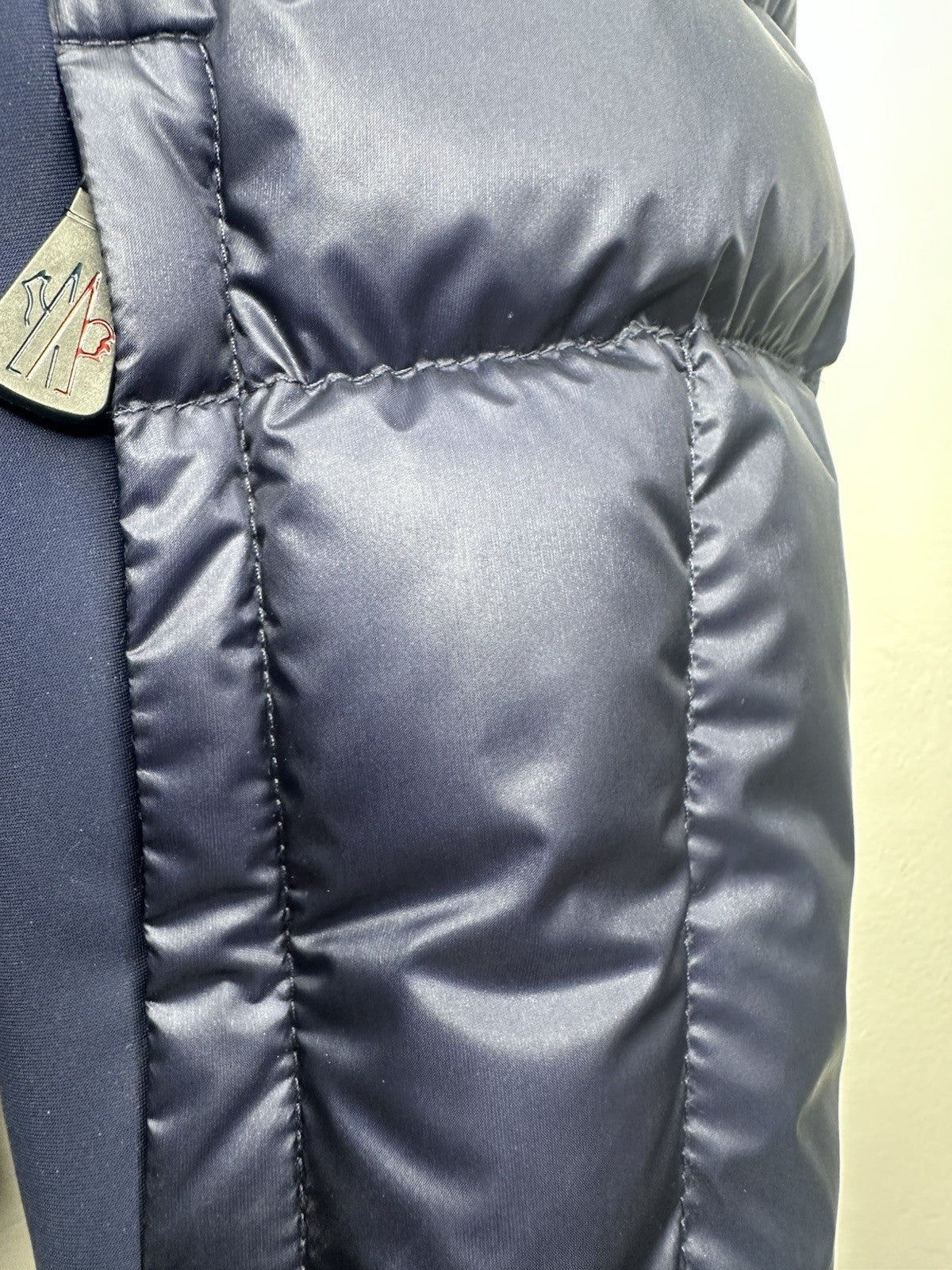 Moncler Grenoble Canmore Dark Navy Blue Jacket Size 4 (X Large) fits a large