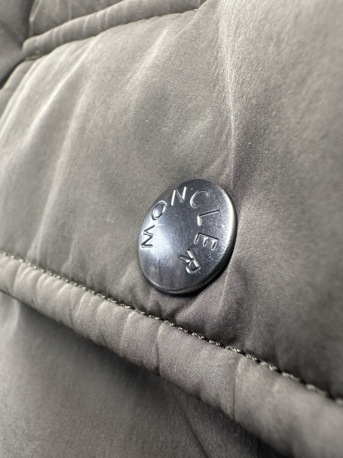 Moncler Marcelettes Hooded Teddy-Trimmed Short Down Jacket Size 3 (Large) Khaki