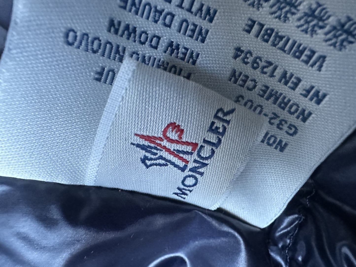 Moncler Acorus Navy Blue Size 5 Mens Jacket