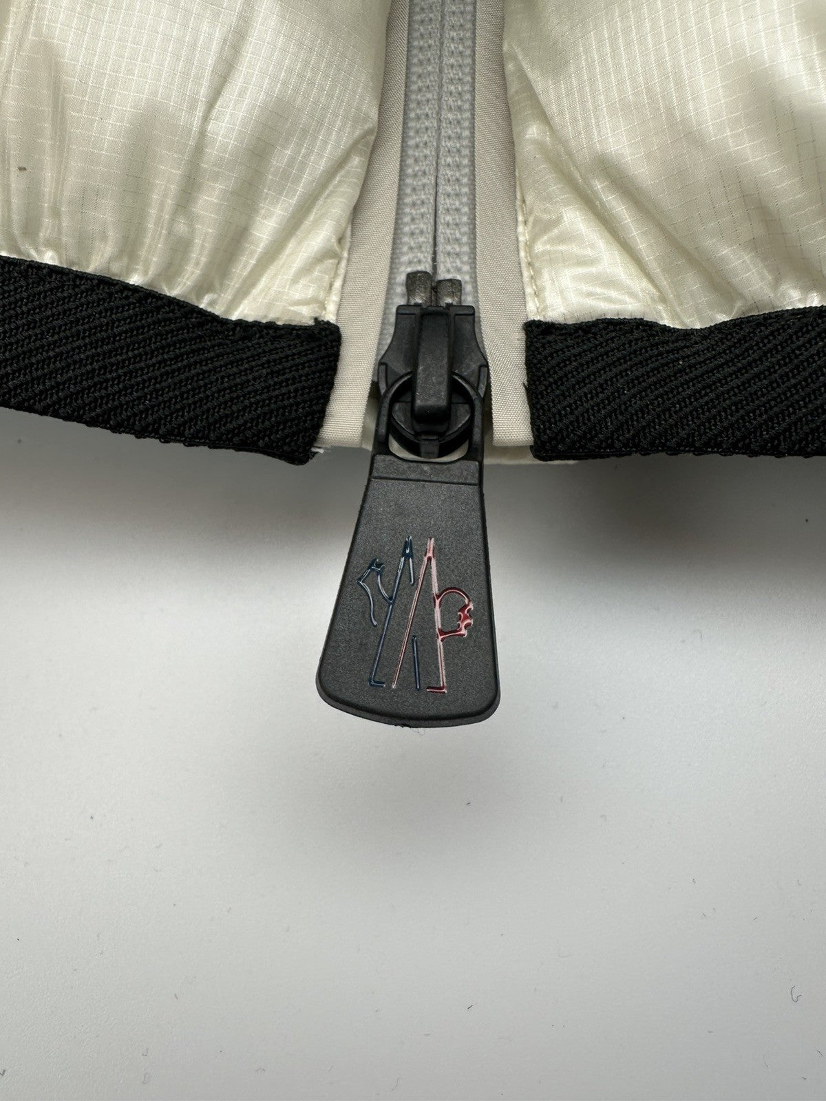 Moncler Grenoble Hers Down Jacket Size 3 (Large) Mens White