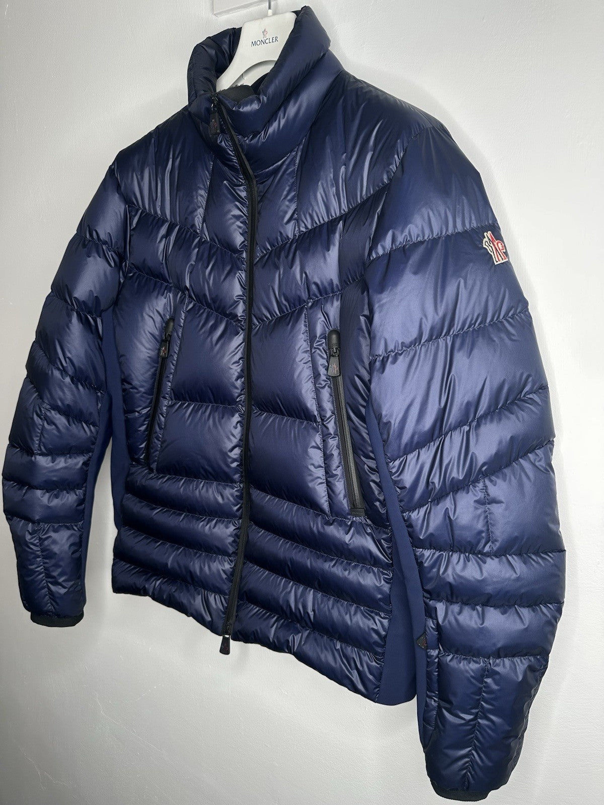 Moncler Grenoble Canmore Dark Navy Blue Jacket Size 4 (X Large) fits a large