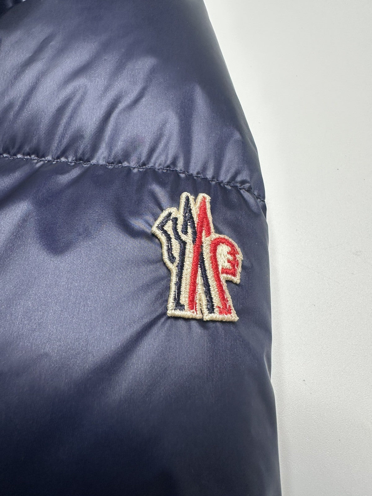 Moncler Canmore Grenoble Navy Size 4 (X Large / Fits Large) from 2019