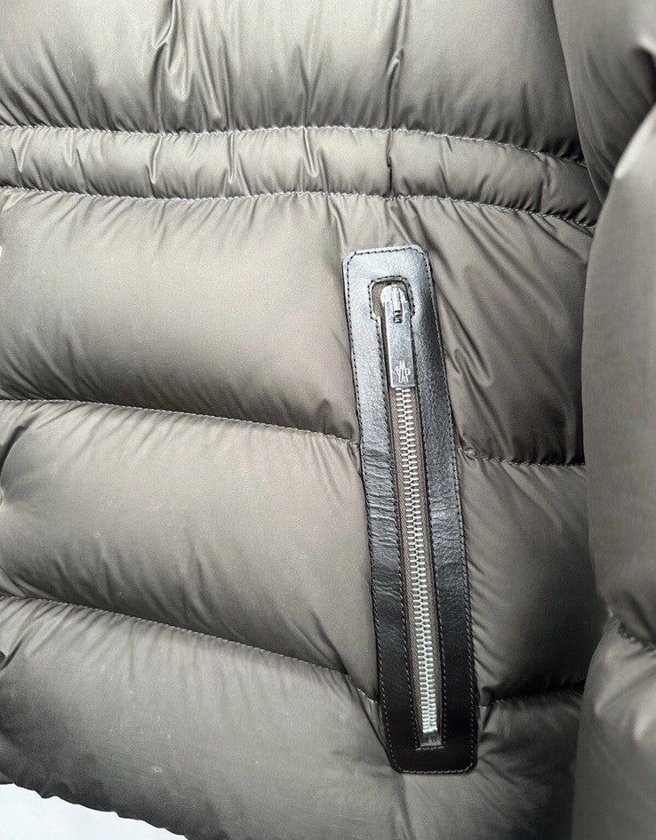 Moncler Bauges Giubbotto Jacket Size 3 Green / Grey