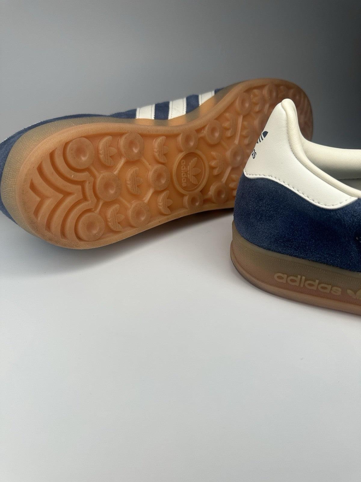 Adidas Gazelle Navy Blue / White / Gum Sole Suede UK9.5 Mens