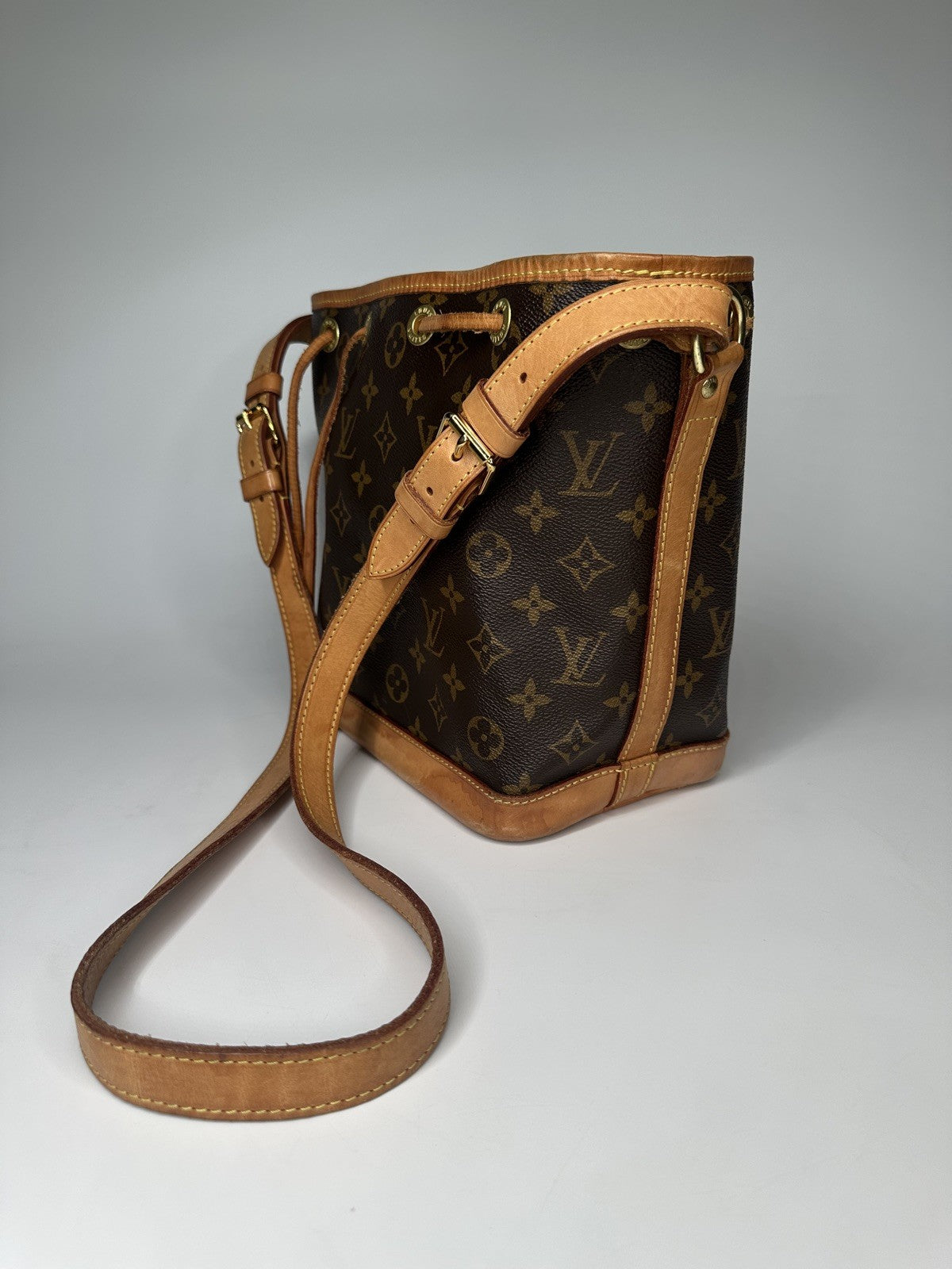 LOUIS VUITTON 2018 Noe BB Crossbody Shoulder Bag M40817 Monogram Canvas Leather