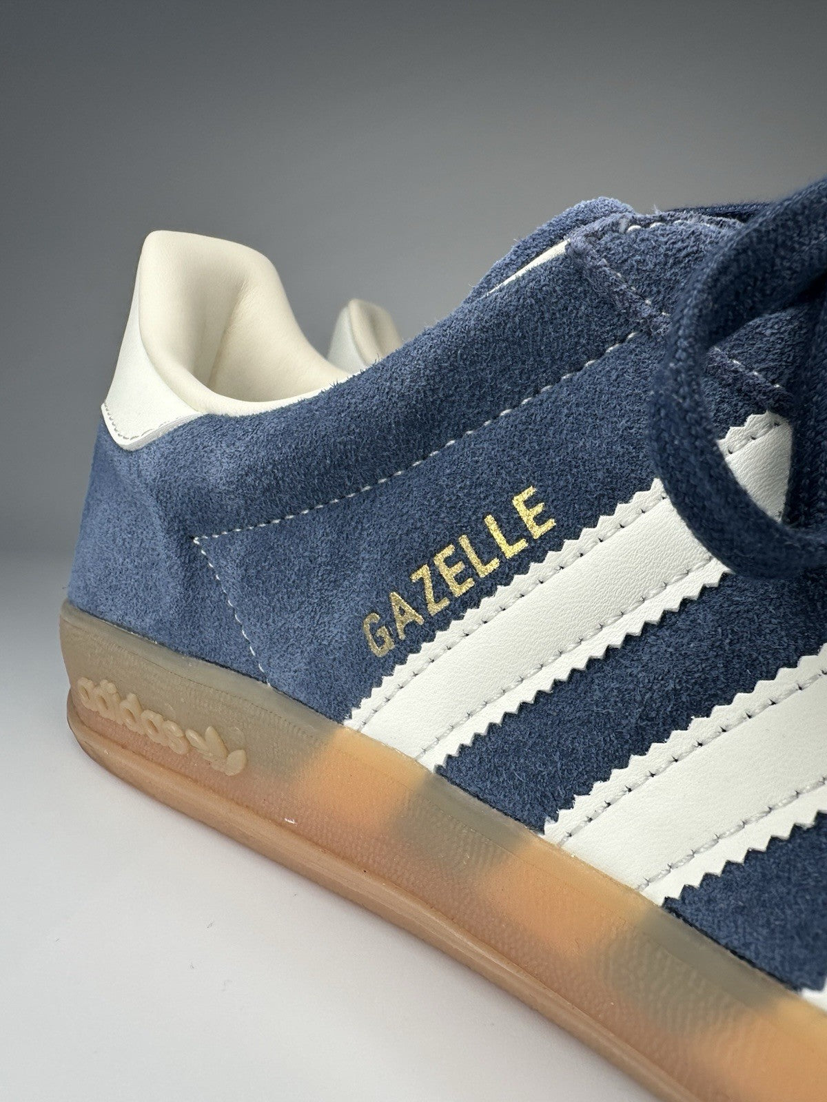 Adidas Gazelle Navy Blue / White / Gum Sole Suede UK9.5 Mens