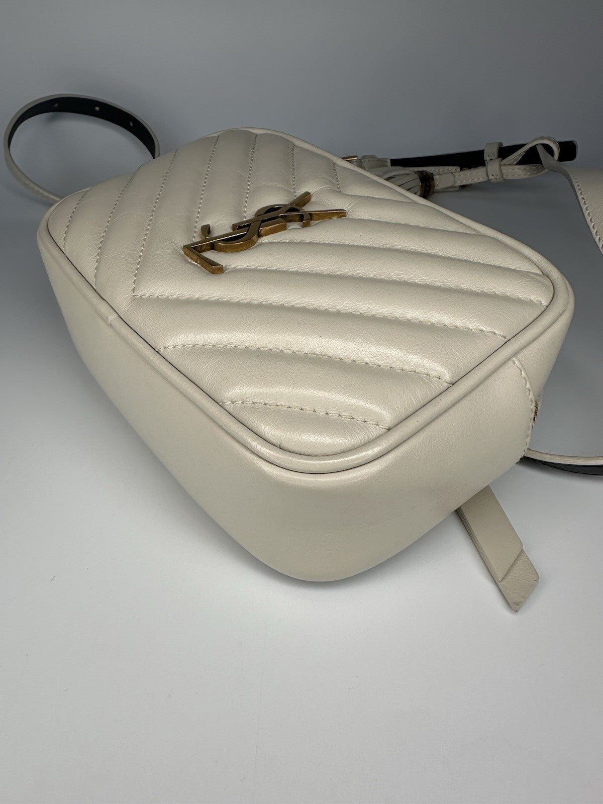 YSL Saint Laurent Cross Body Bag Beige Leather Gold Hardware