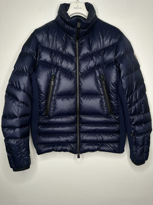 Moncler Grenoble Canmore Dark Navy Blue Jacket Size 4 (X Large) fits a large