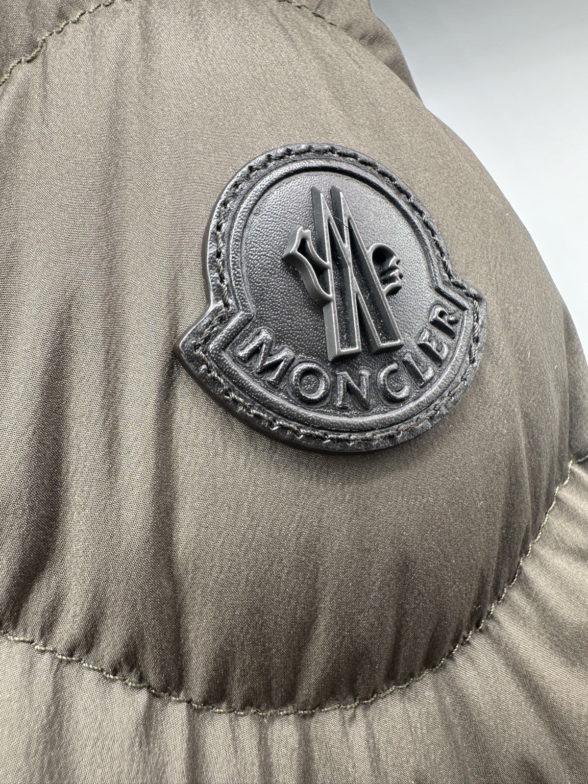 Moncler Giubotto Borely Khaki Jacket Mens Size 4 / X Large Black Badge