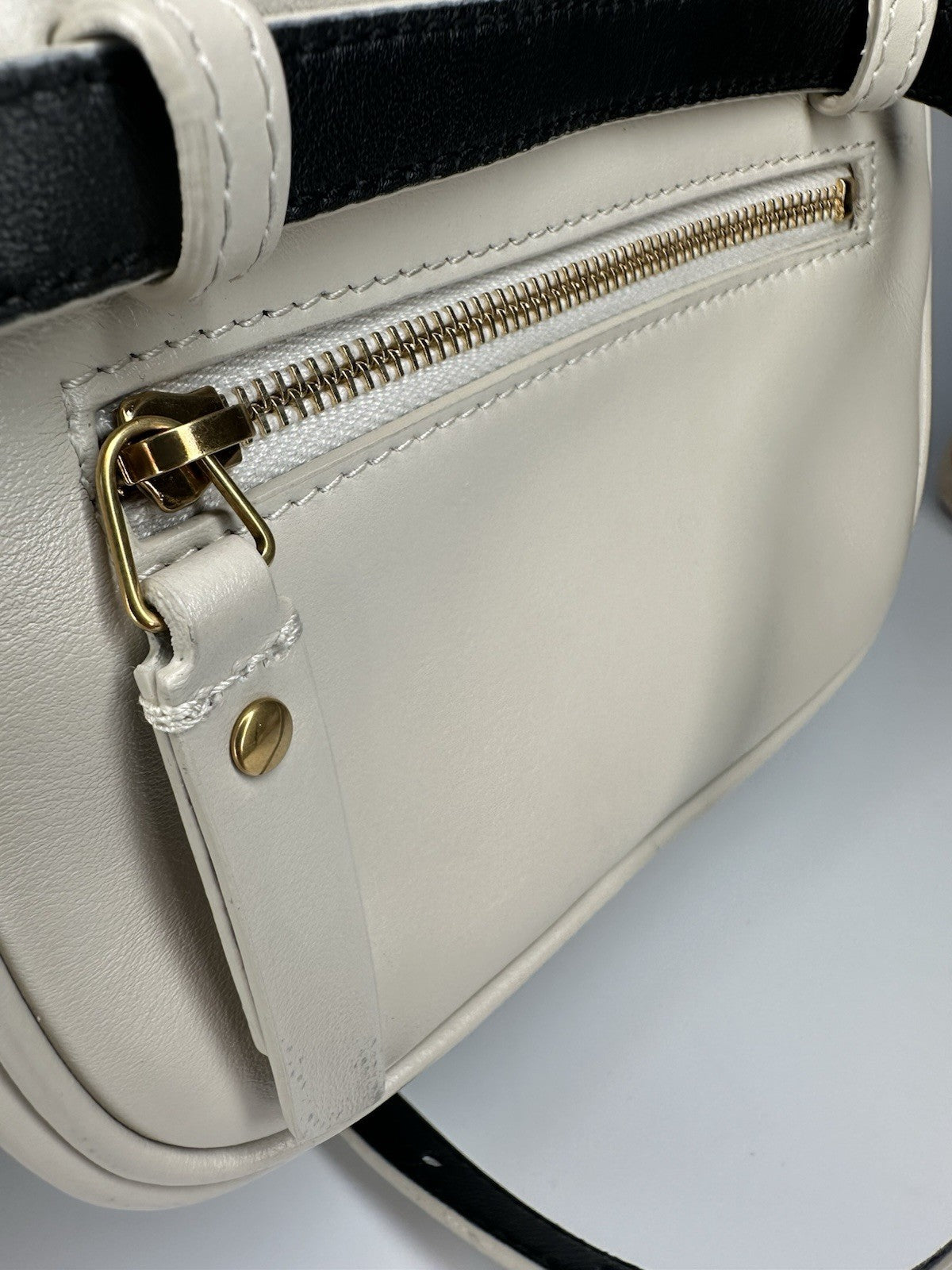 YSL Saint Laurent Cross Body Bag Beige Leather Gold Hardware