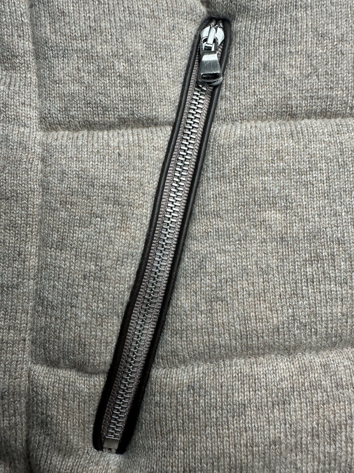 N.Peal Mens Cashmere Full Zip Gilet Size Large Sand RRP £895