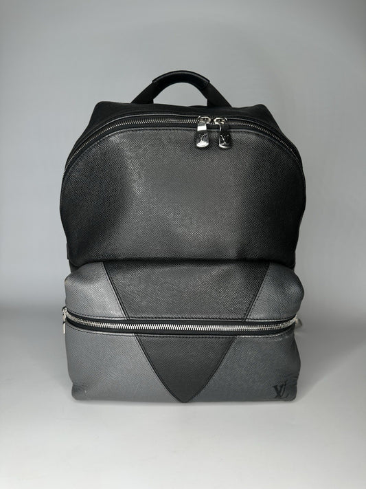 Louis Vuitton Black / Grey Taiga Leather Discovery PM Backpack Bag