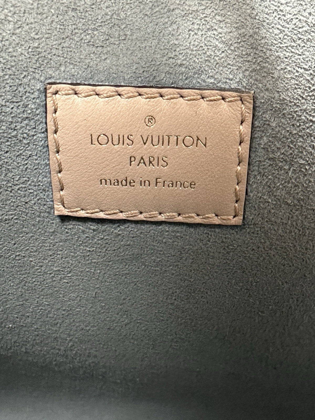 Louis Vuitton On My Side MM Greige MNG Vachetta Leather & Canvas 2025 M58485