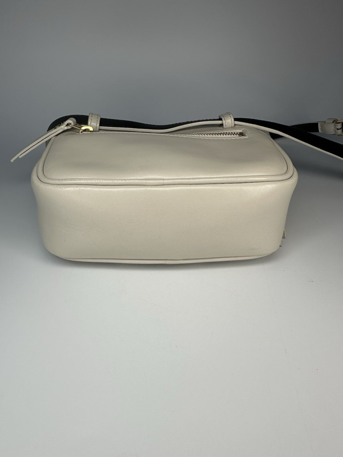 YSL Saint Laurent Cross Body Bag Beige Leather Gold Hardware