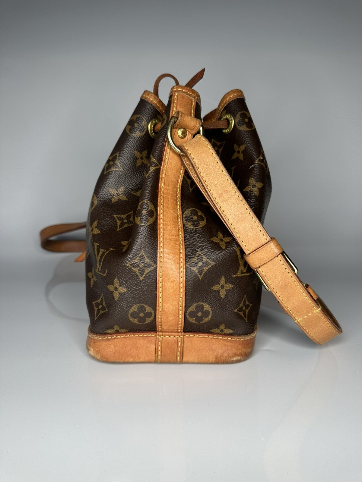 LOUIS VUITTON 2018 Noe BB Crossbody Shoulder Bag M40817 Monogram Canvas Leather