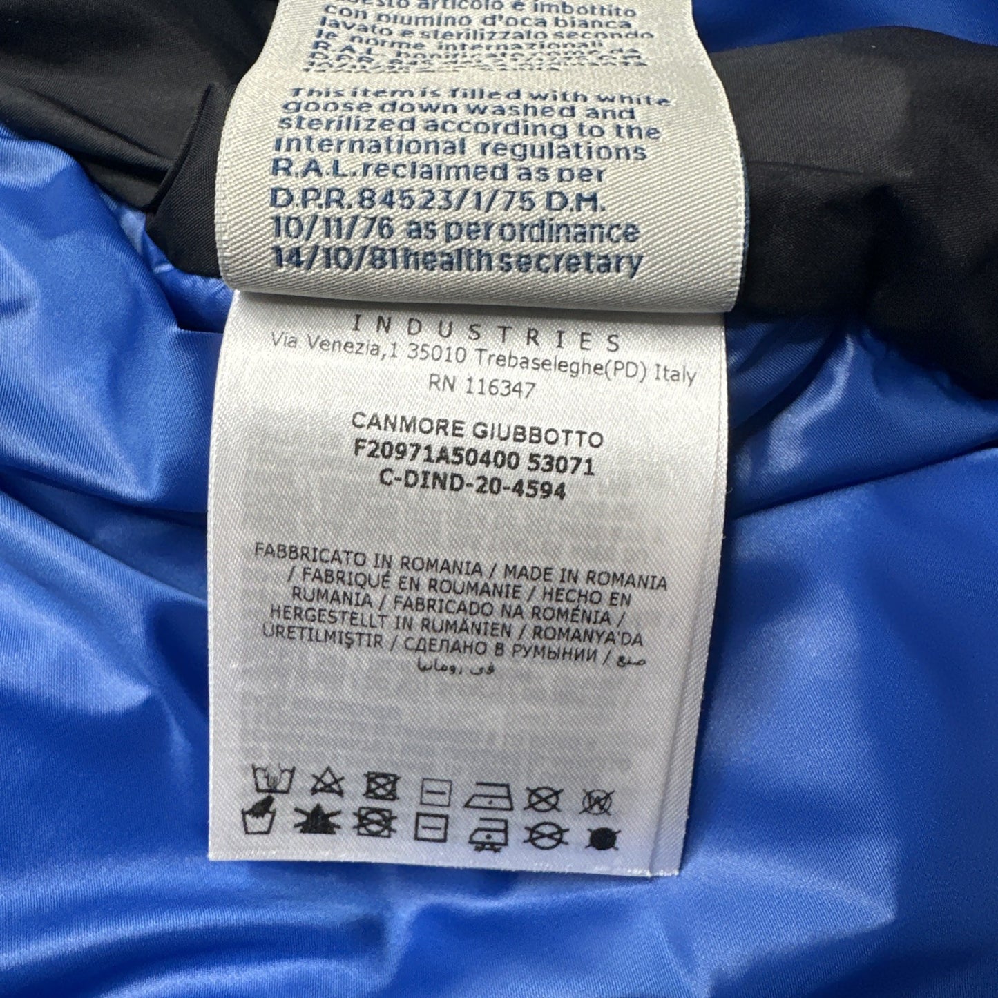 Moncler Canmore Grenoble Navy Size 4 (X Large / Fits Large) from 2019