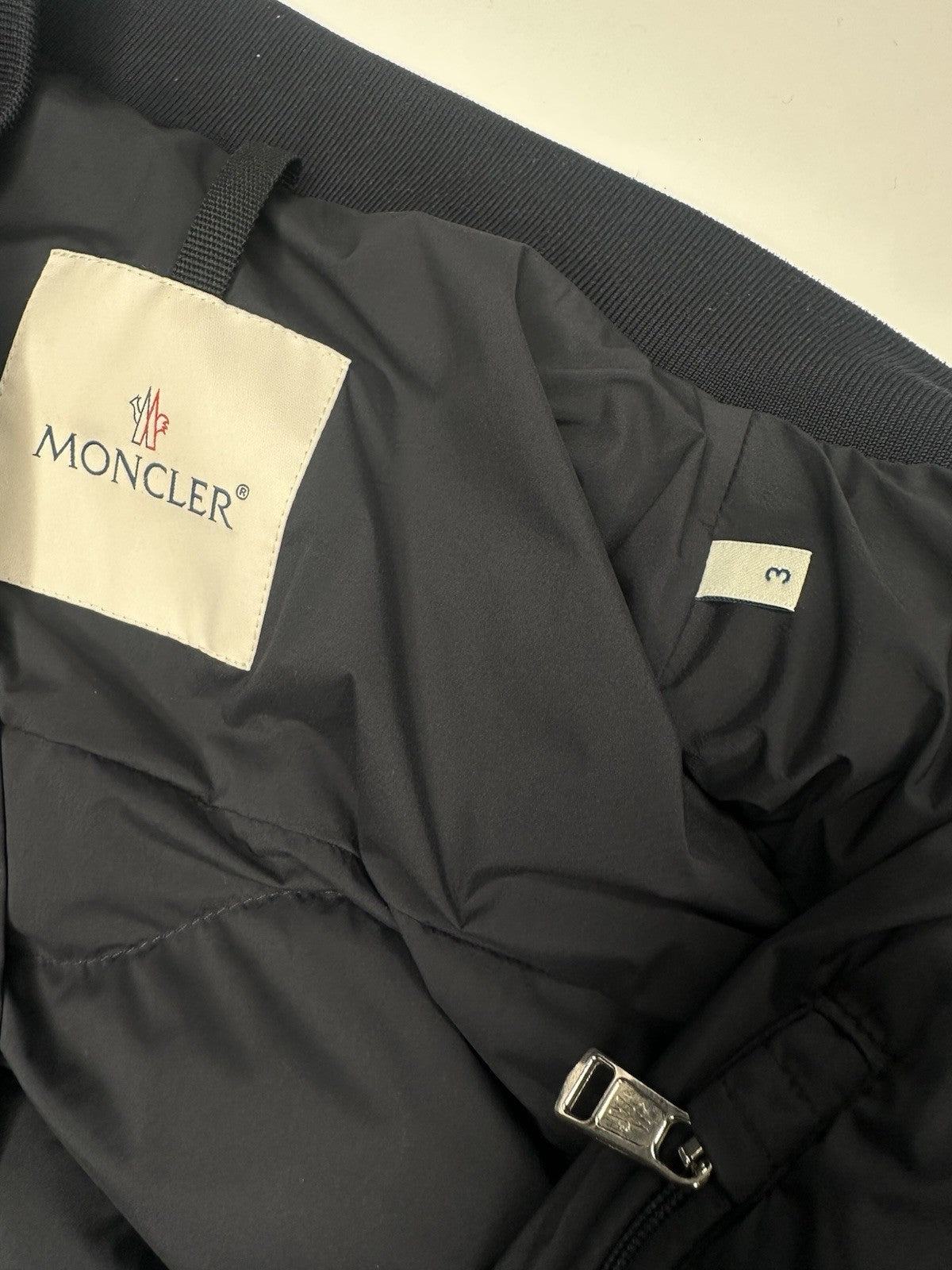Moncler Giubotto Borely Navy Jacket Mens Size 3 / Large Black Badge