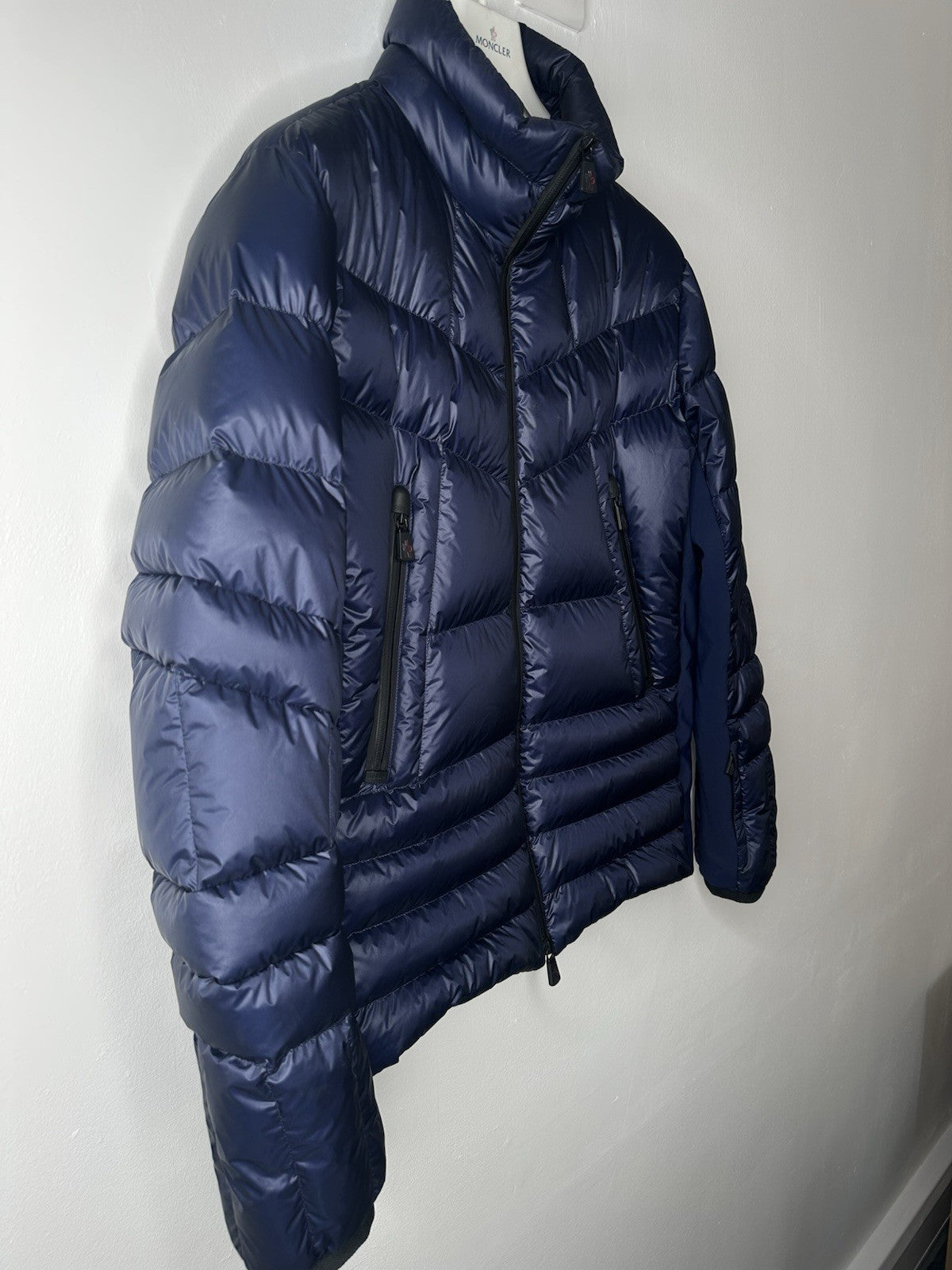 Moncler Grenoble Canmore Dark Navy Blue Jacket Size 4 (X Large) fits a large