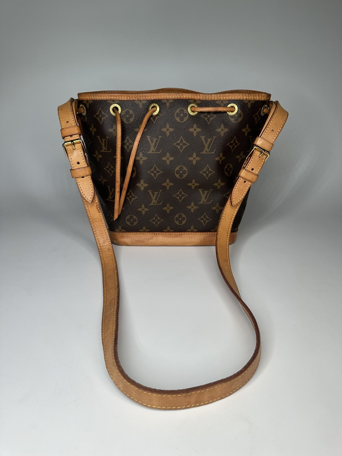 LOUIS VUITTON 2018 Noe BB Crossbody Shoulder Bag M40817 Monogram Canvas Leather