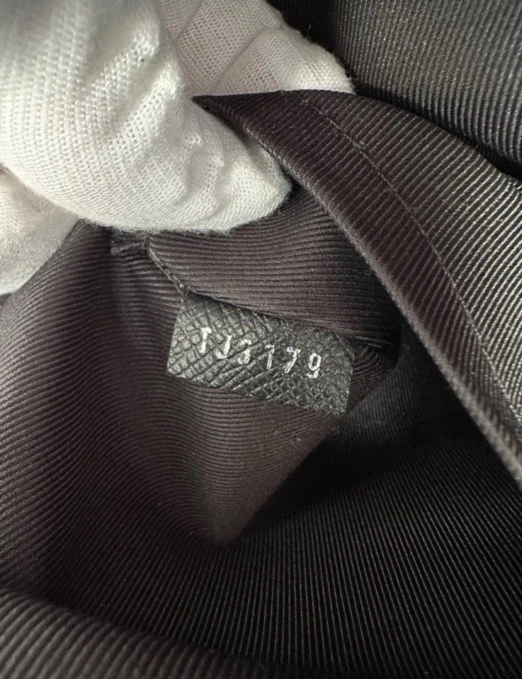 Louis Vuitton Discovery Backpack PM Black Leather Taiga