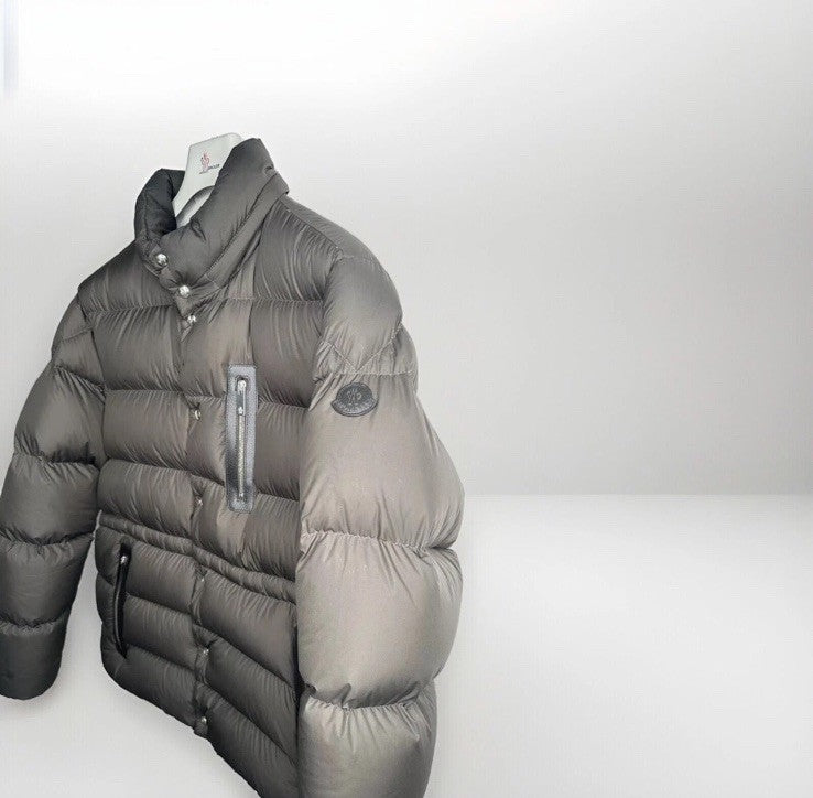 Moncler Bauges Giubbotto Jacket Size 3 Green / Grey