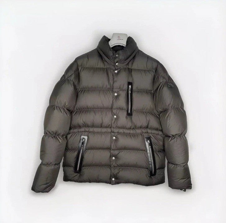 Moncler Bauges Giubbotto Jacket Size 3 Green / Grey