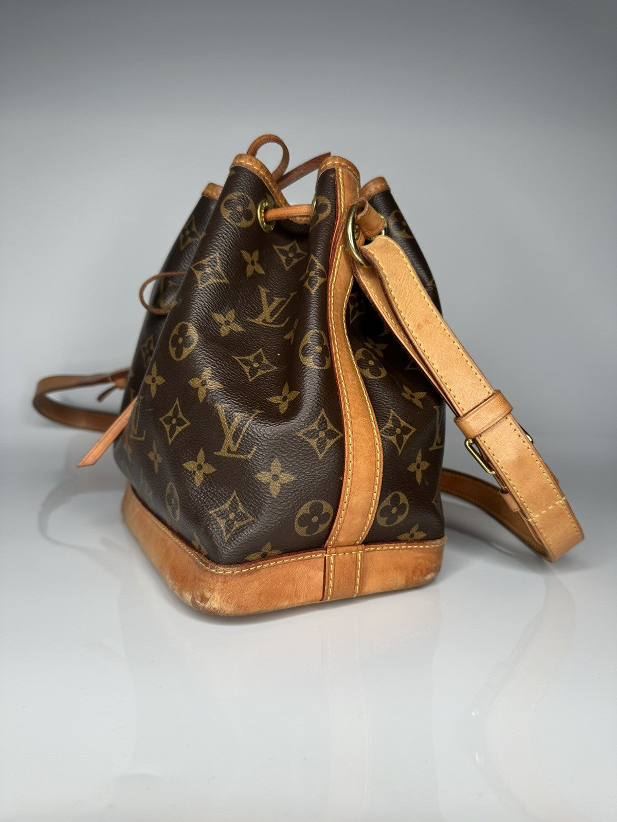 LOUIS VUITTON 2018 Noe BB Crossbody Shoulder Bag M40817 Monogram Canvas Leather