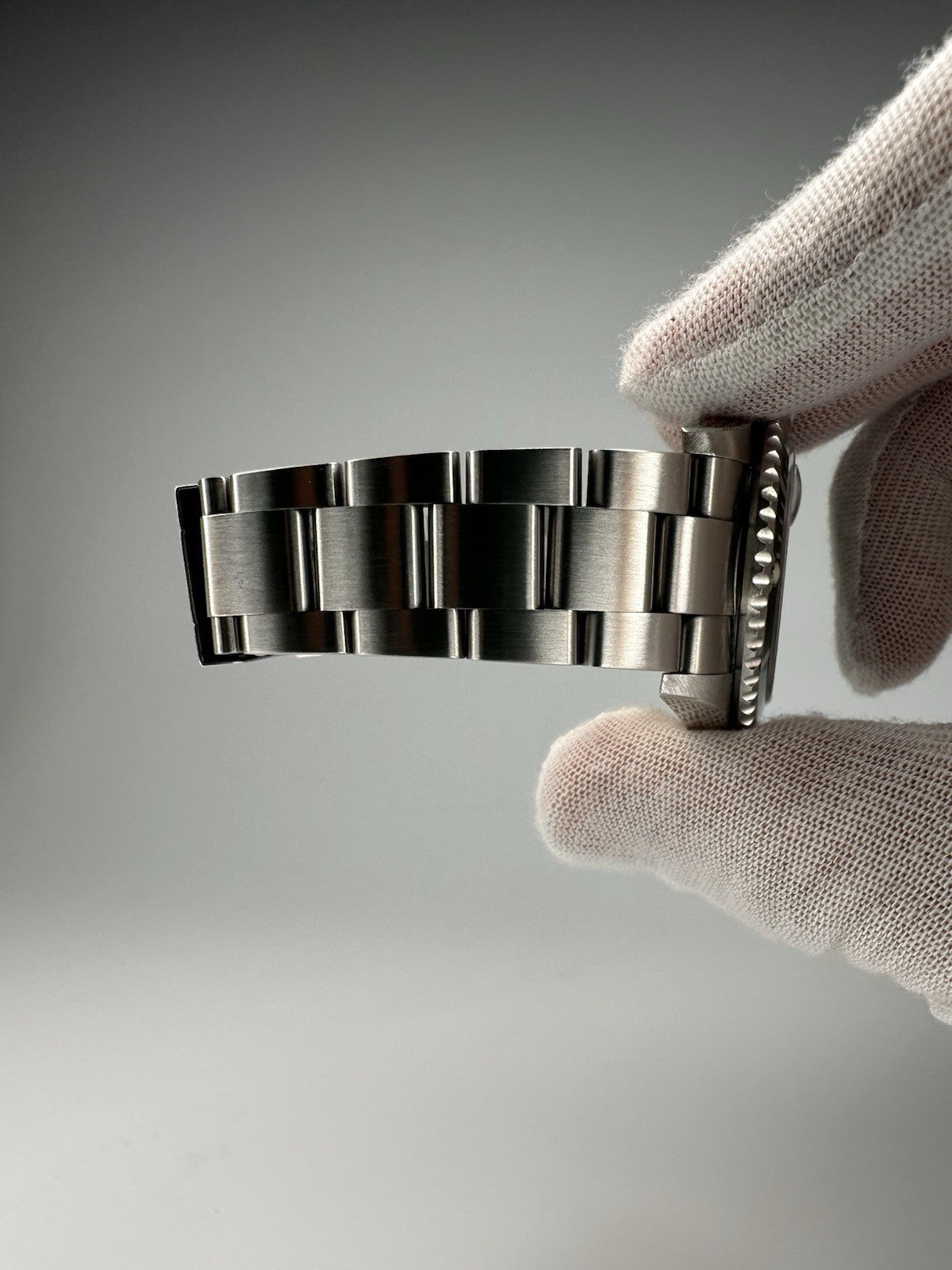 Rolex Submariner Date 16610LV Kermit 50th Anniversary 2009 Full Set Unpolished