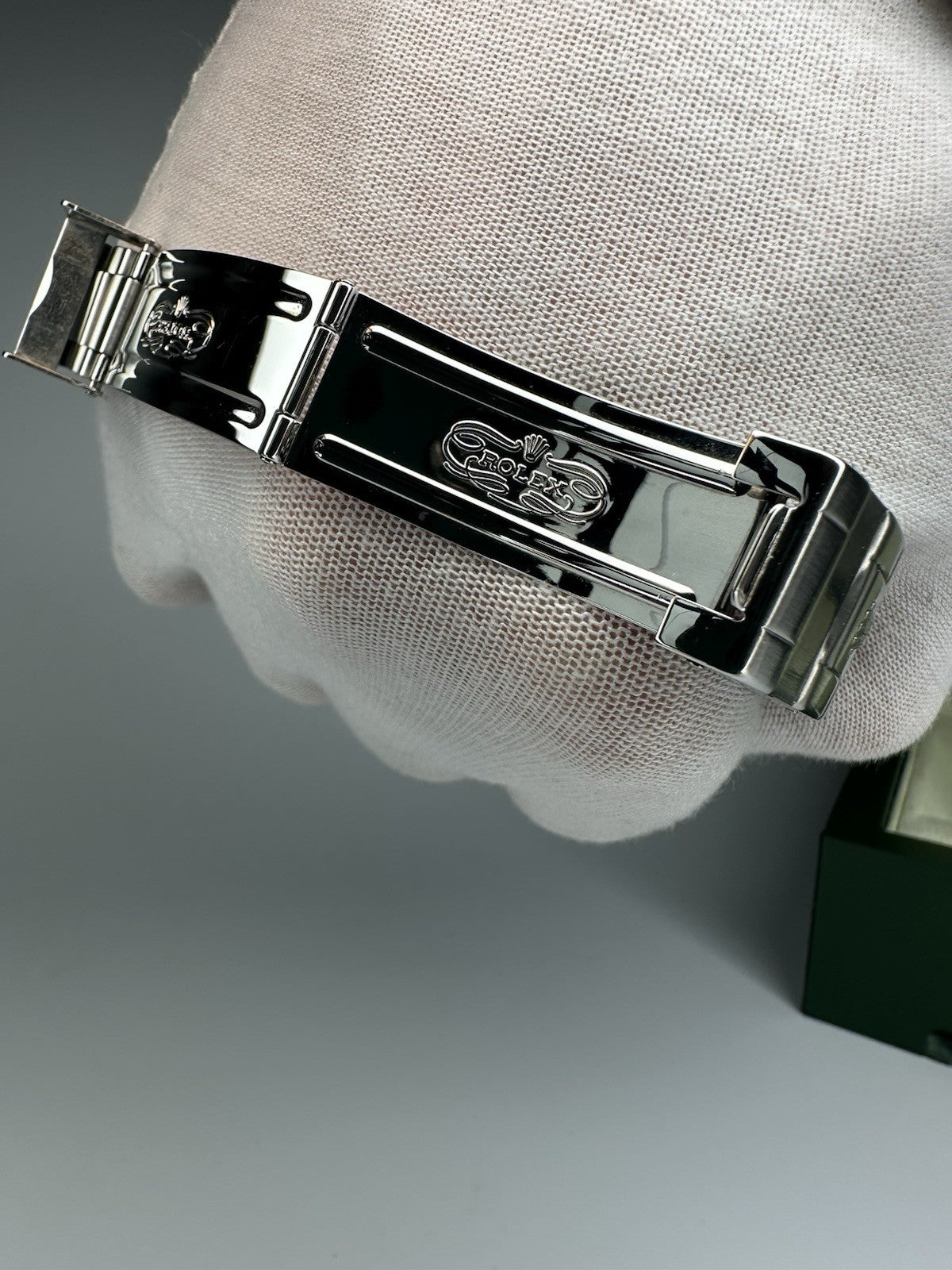 Rolex Submariner Date 16610LV Kermit 50th Anniversary 2009 Full Set Unpolished