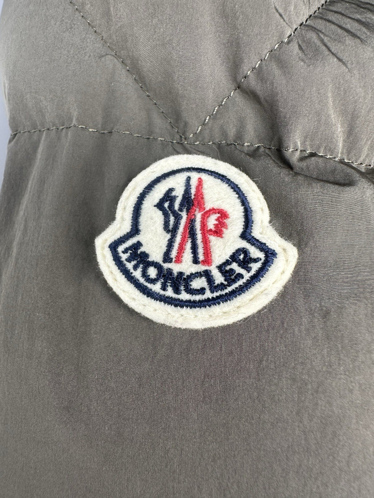 Moncler Marcelettes Hooded Teddy-Trimmed Short Down Jacket Size 3 (Large) Khaki