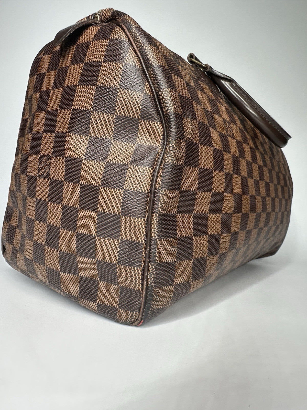 Louis Vuitton Speedy 30 in Damier Ebene Canvas Excellent Condition