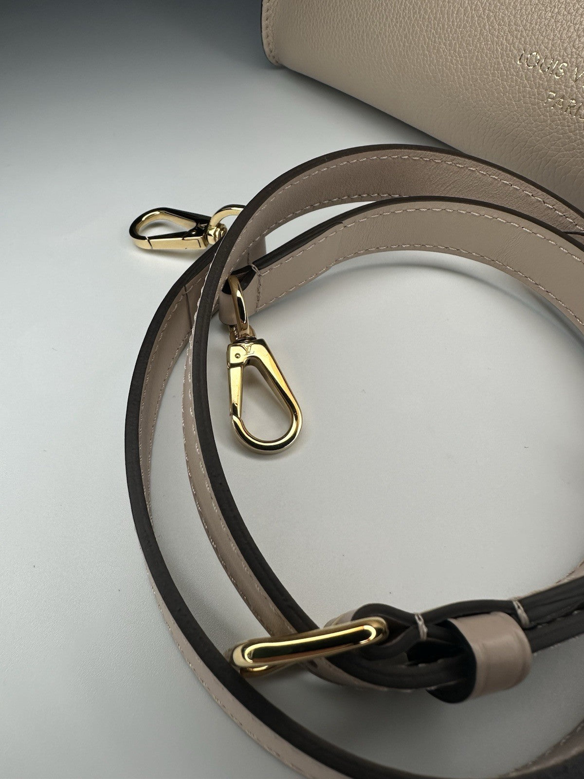 Louis Vuitton On My Side MM Greige MNG Vachetta Leather & Canvas 2025 M58485