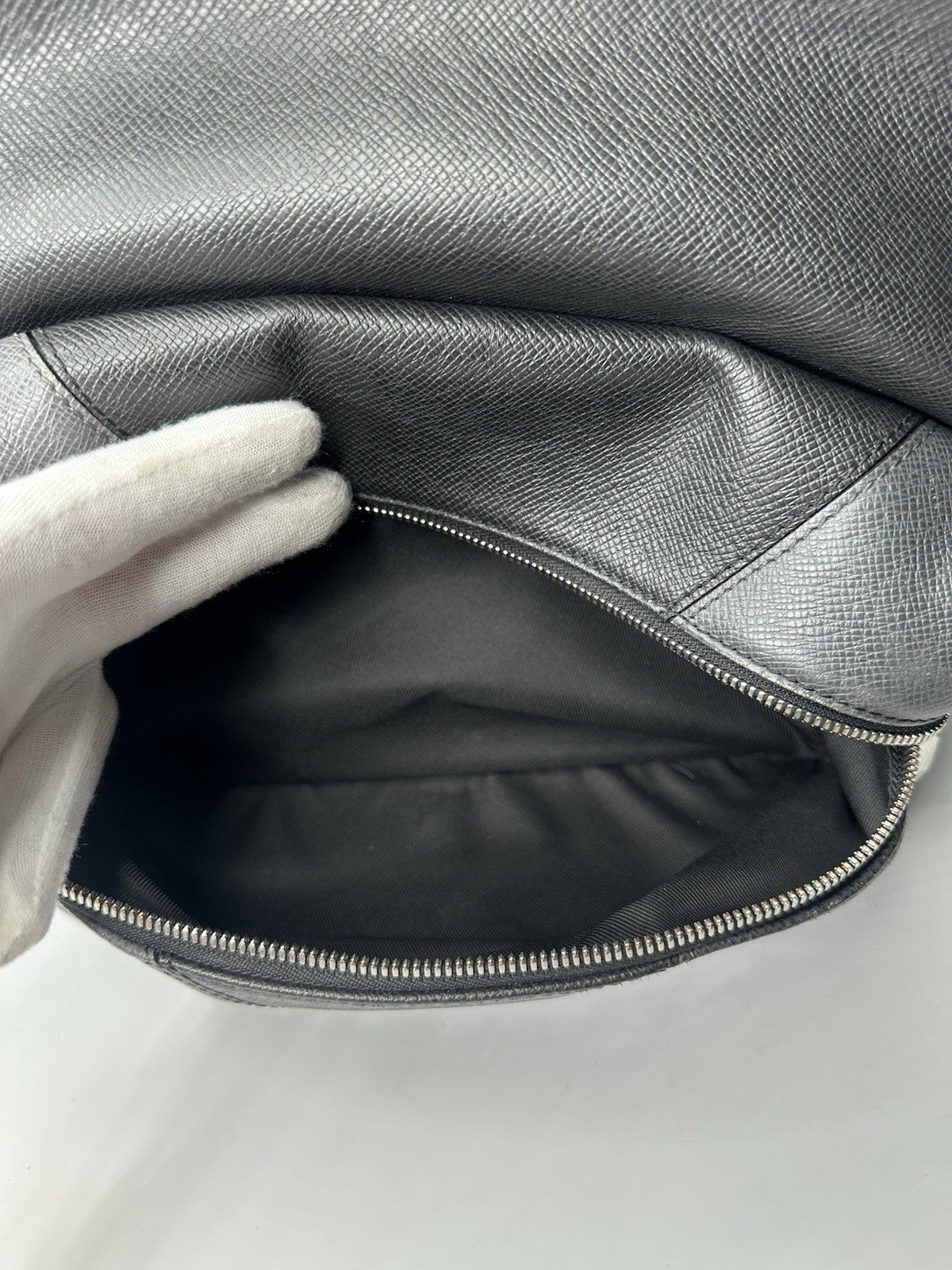 Louis Vuitton Black / Grey Taiga Leather Discovery PM Backpack Bag