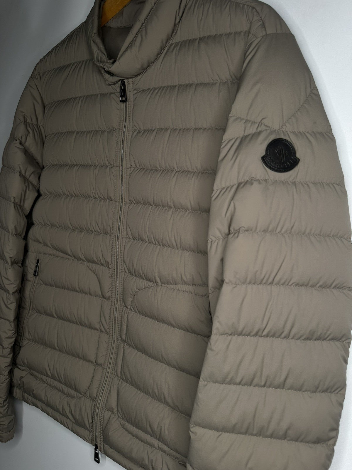 Moncler Acorus Giubbotto Light Khaki Jacket Size 3 (Large)