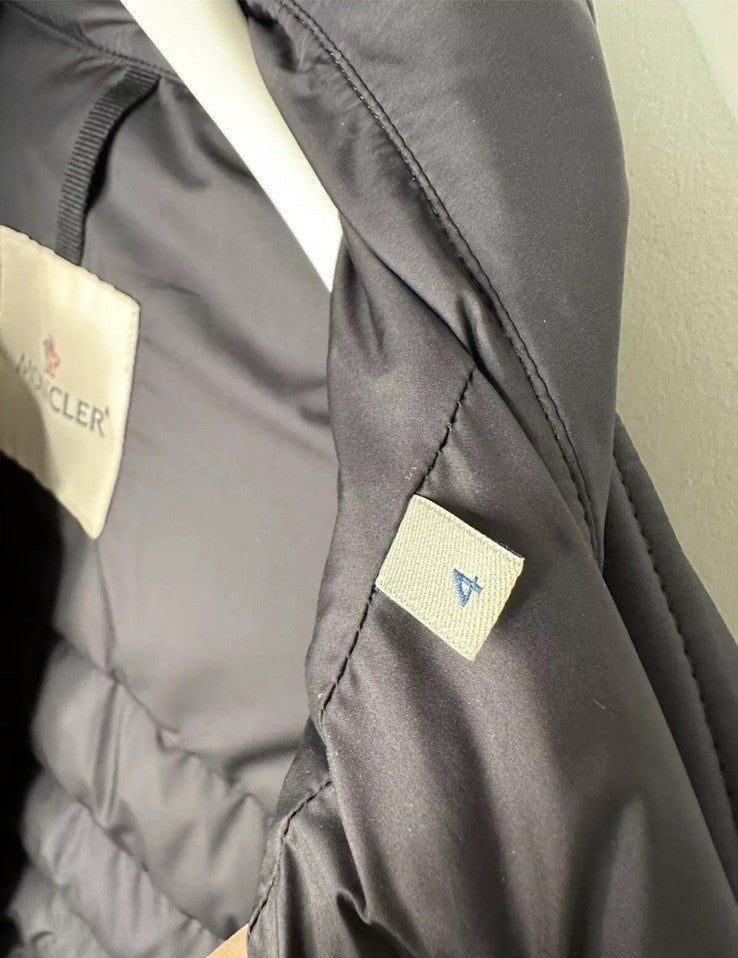 Moncler Mirande Giubbotto Jacket Size 4 (Extra Large) Fits Large