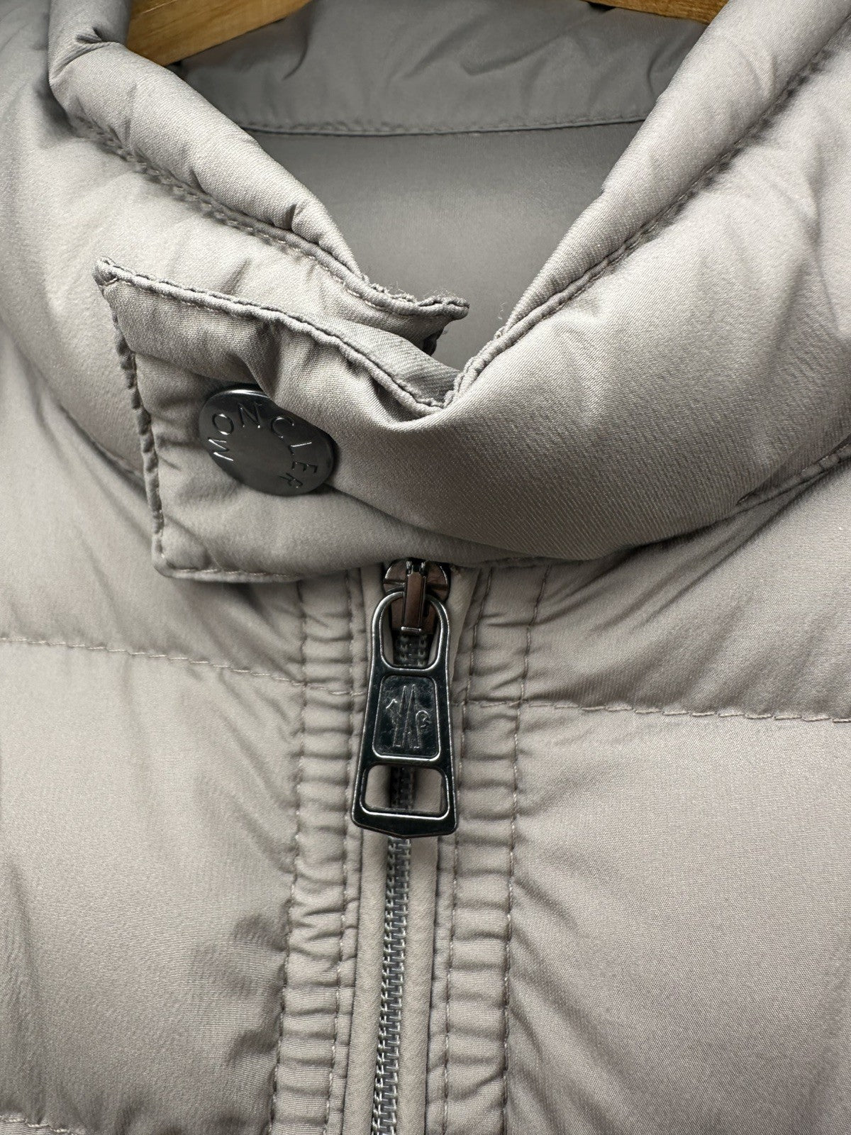 Moncler Acorus Giubbotto Light Khaki Jacket Size 3 (Large)