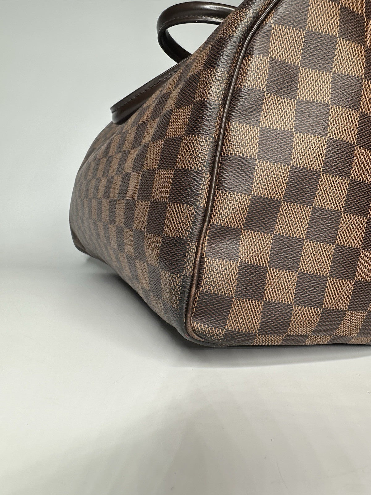 Louis Vuitton Speedy 30 in Damier Ebene Canvas Excellent Condition
