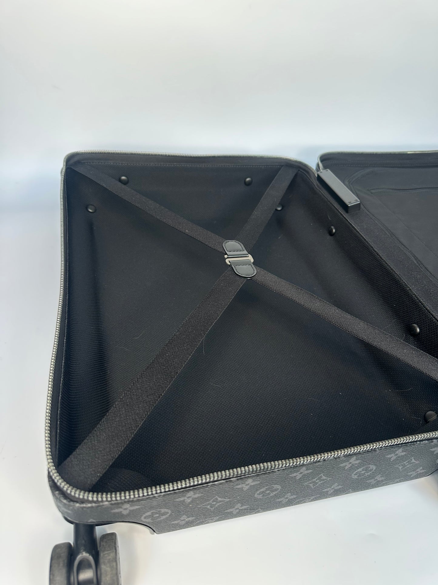 Louis Vuitton Horizon 55 Monogram Eclipse Suitcase Hand Luggage Carry-On Travel