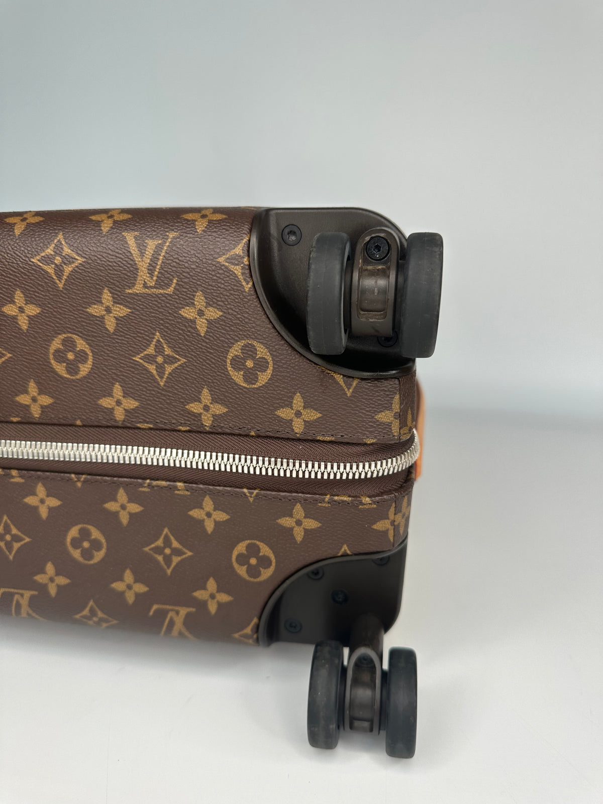 Louis Vuitton Horizon 55 Hand Luggage Carry On Case LV Monogram Brown & Beige (2)